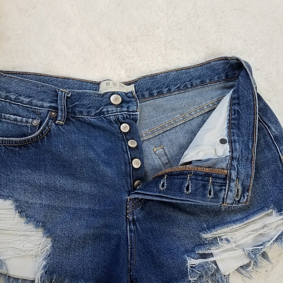 We The Free Distressed Jean Shorts - Picture 6 of 9